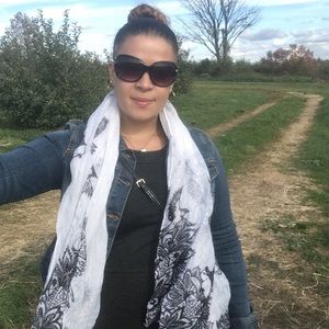 Meet your Posher, Melissa